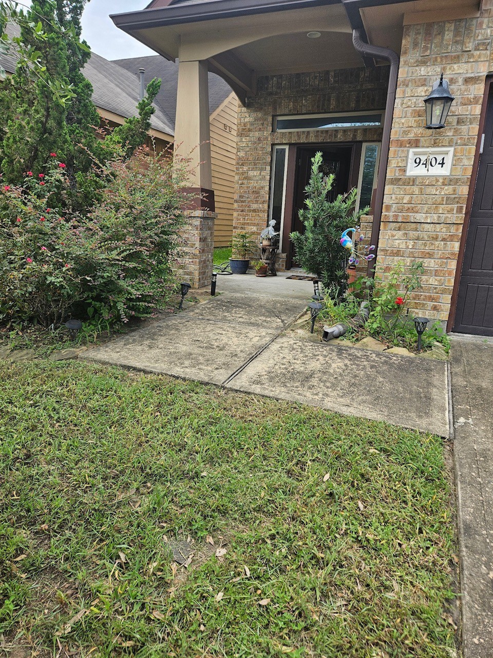9404 Shore Juniper Drive Property Photo 4
