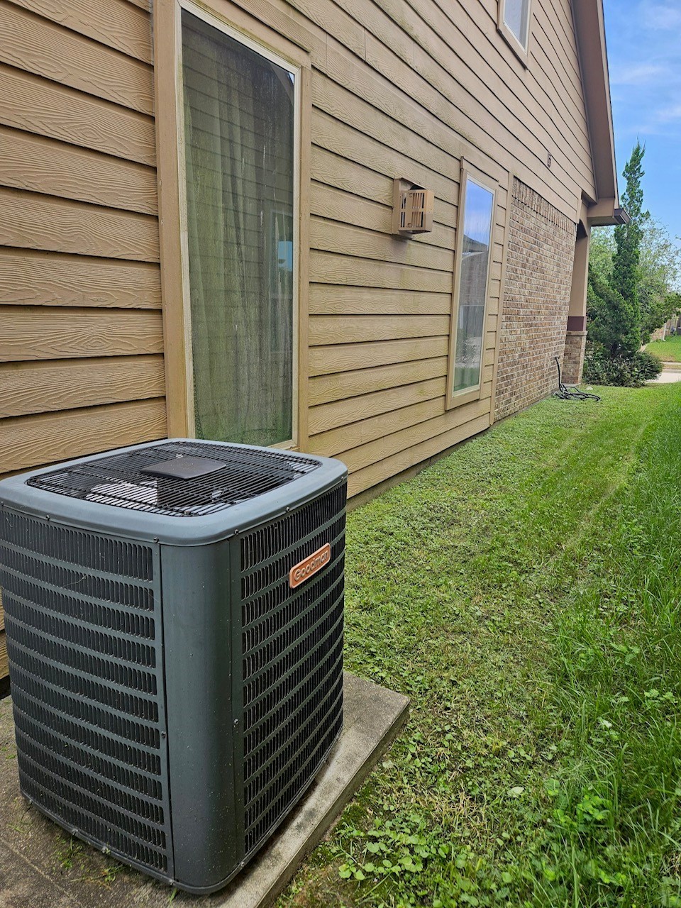 9404 Shore Juniper Drive Property Photo 6