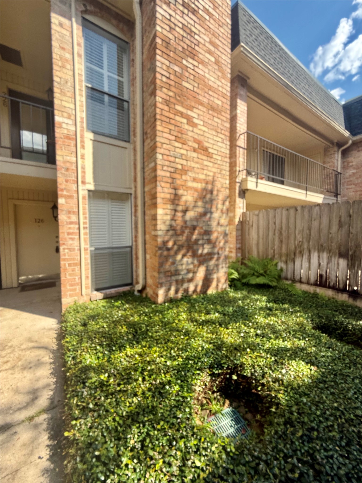 1601 S Shepherd Drive 126 Property Photo 1