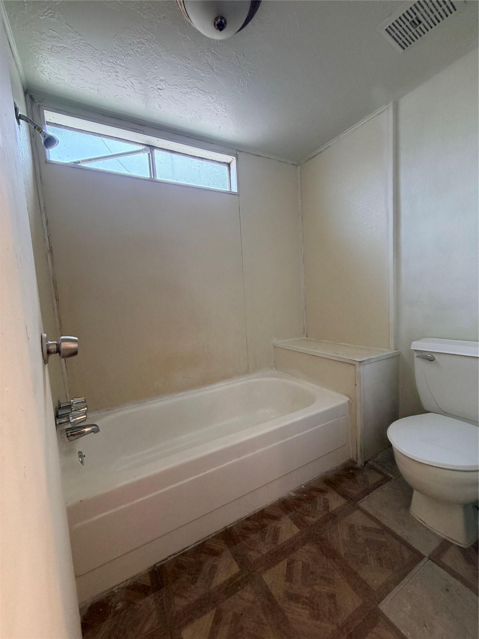 5602 Easthampton Drive B Property Photo 3