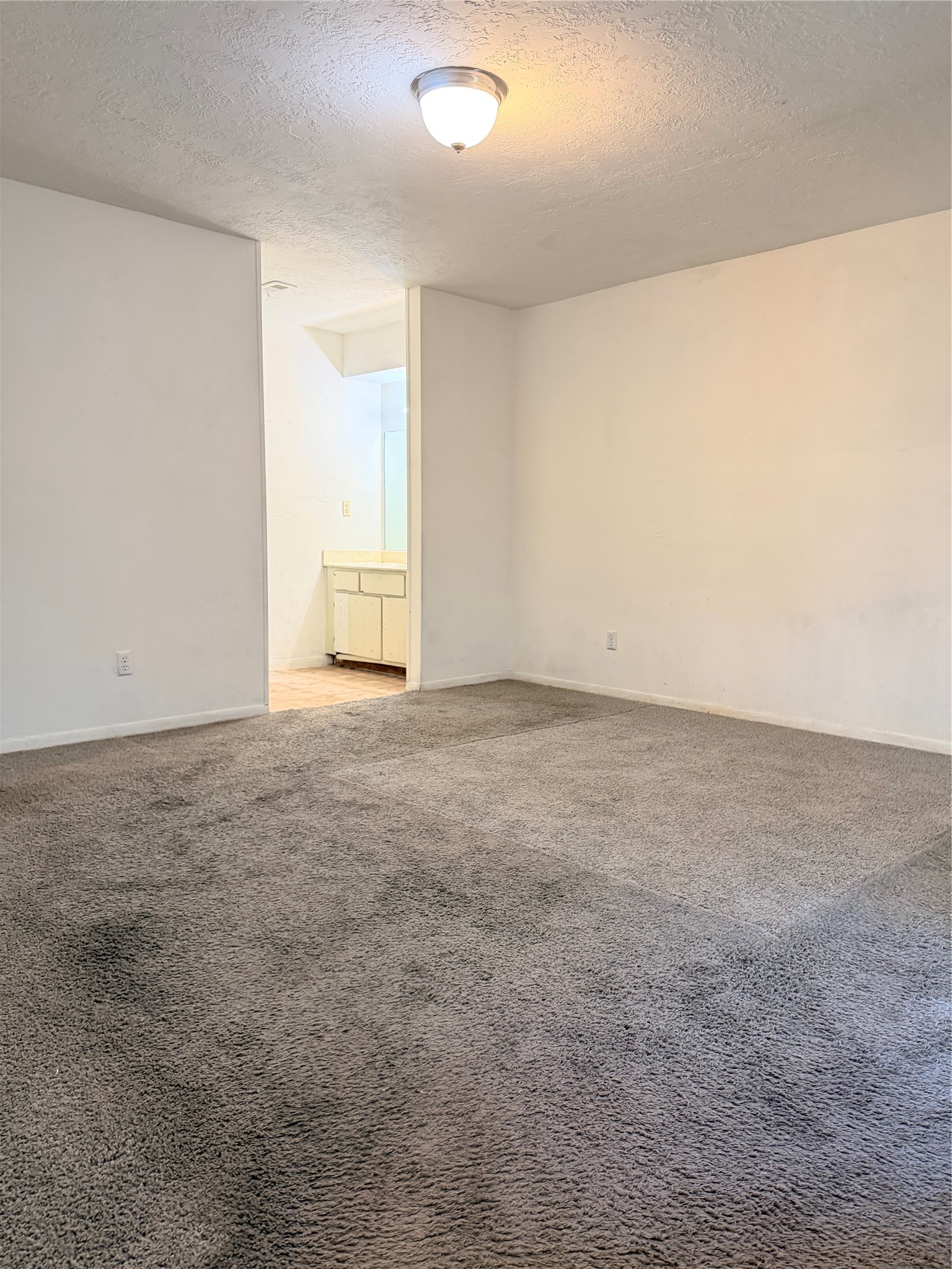 5602 Easthampton Drive B Property Photo 9