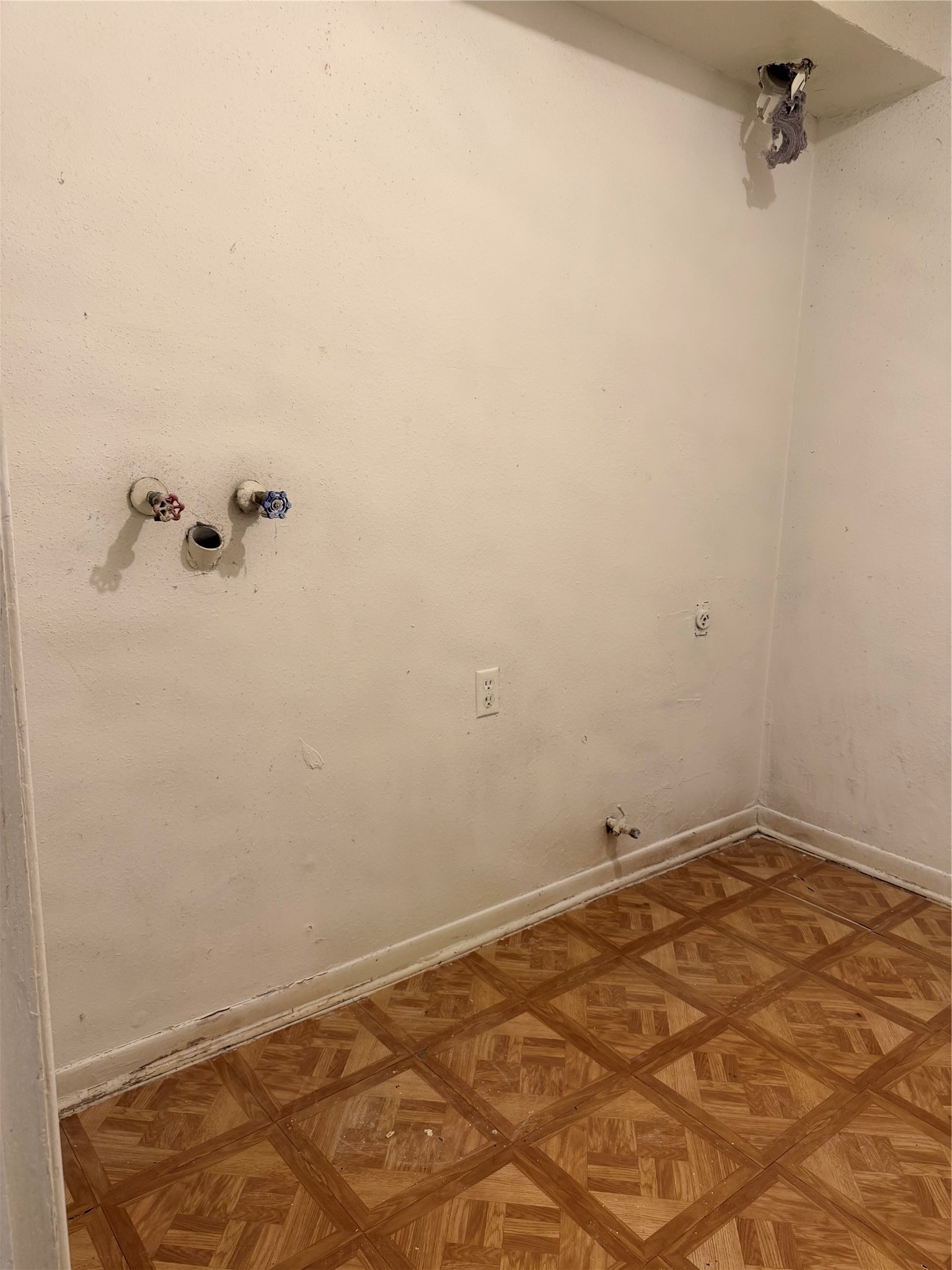 5602 Easthampton Drive B Property Photo 47