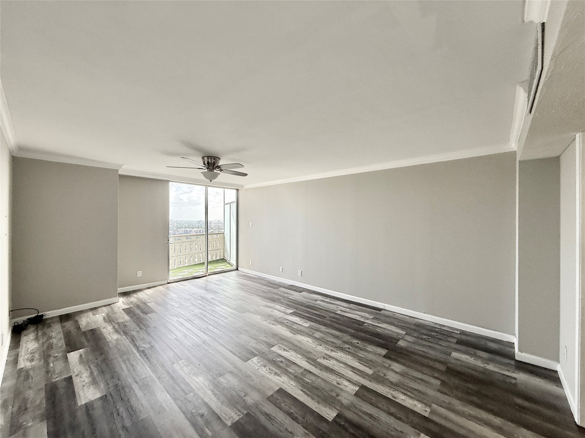 2016 Main Street 2204 Property Photo 1