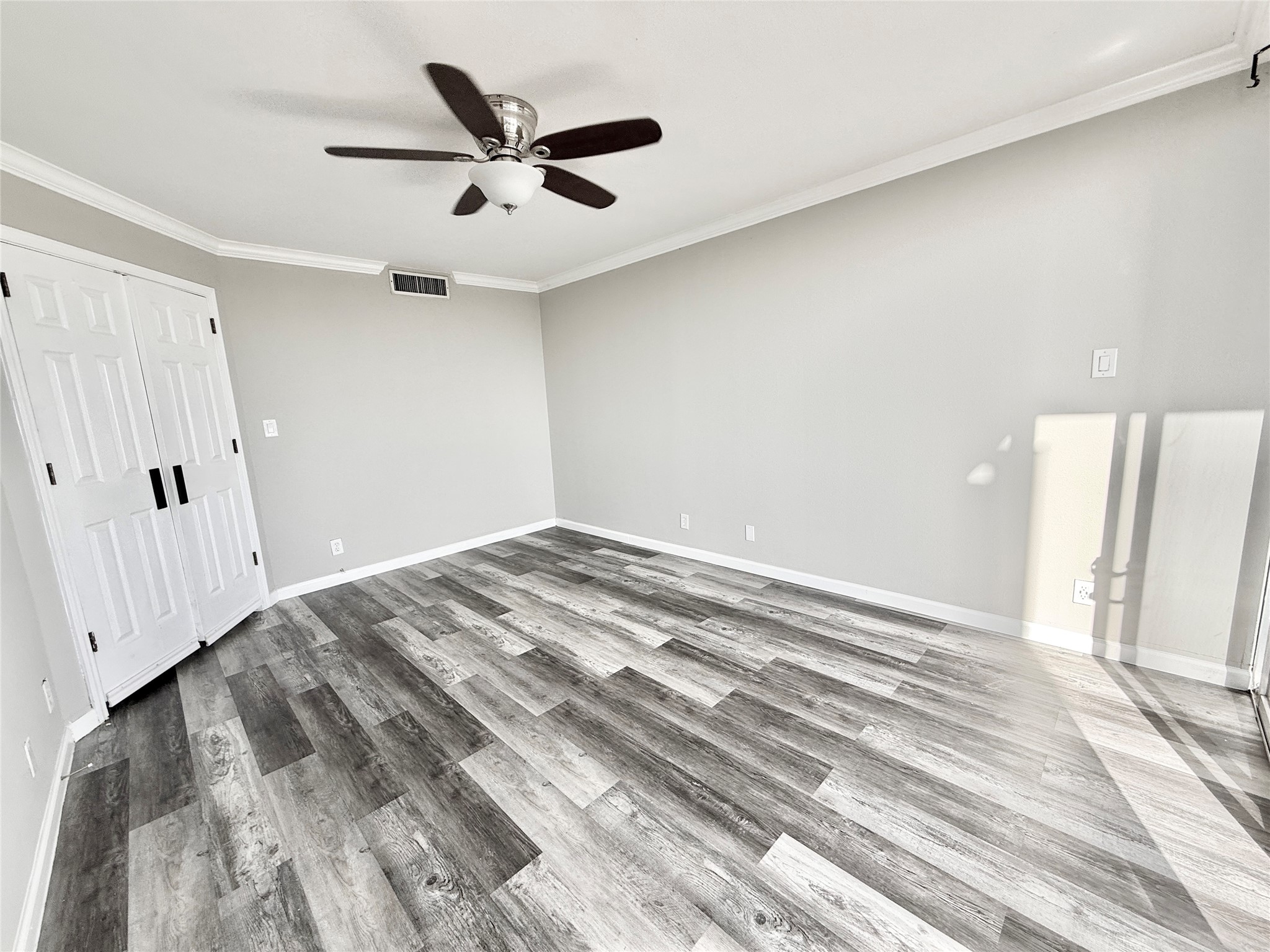 2016 Main Street 2204 Property Photo 10