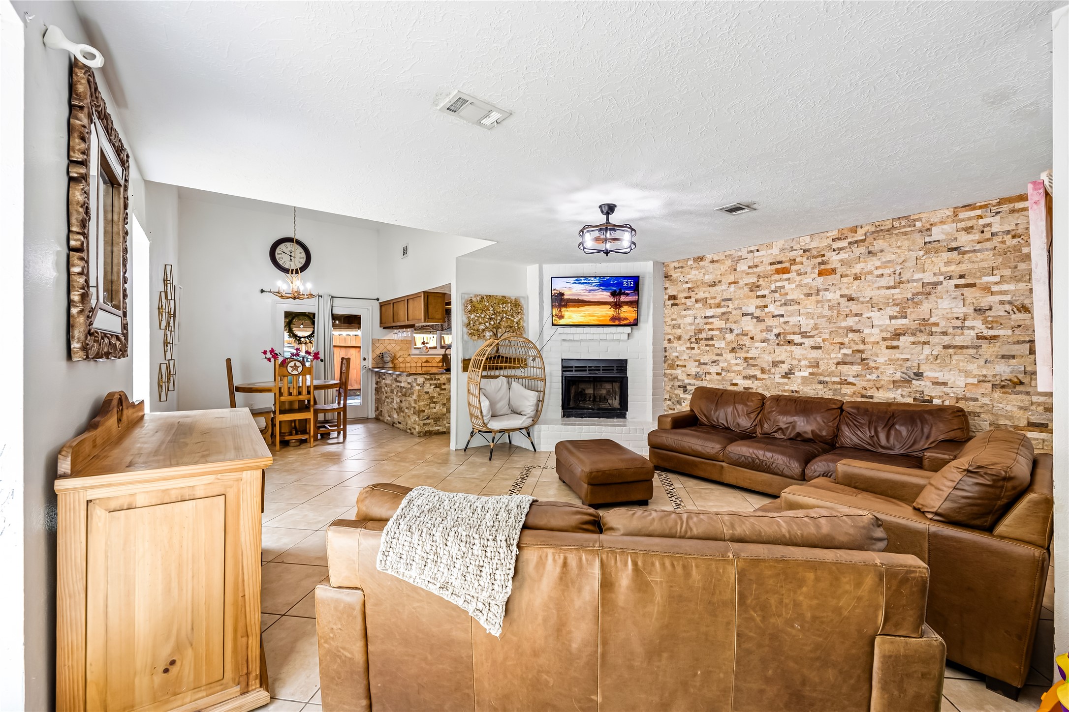 2091 Country Village Boulevard A Property Photo 4
