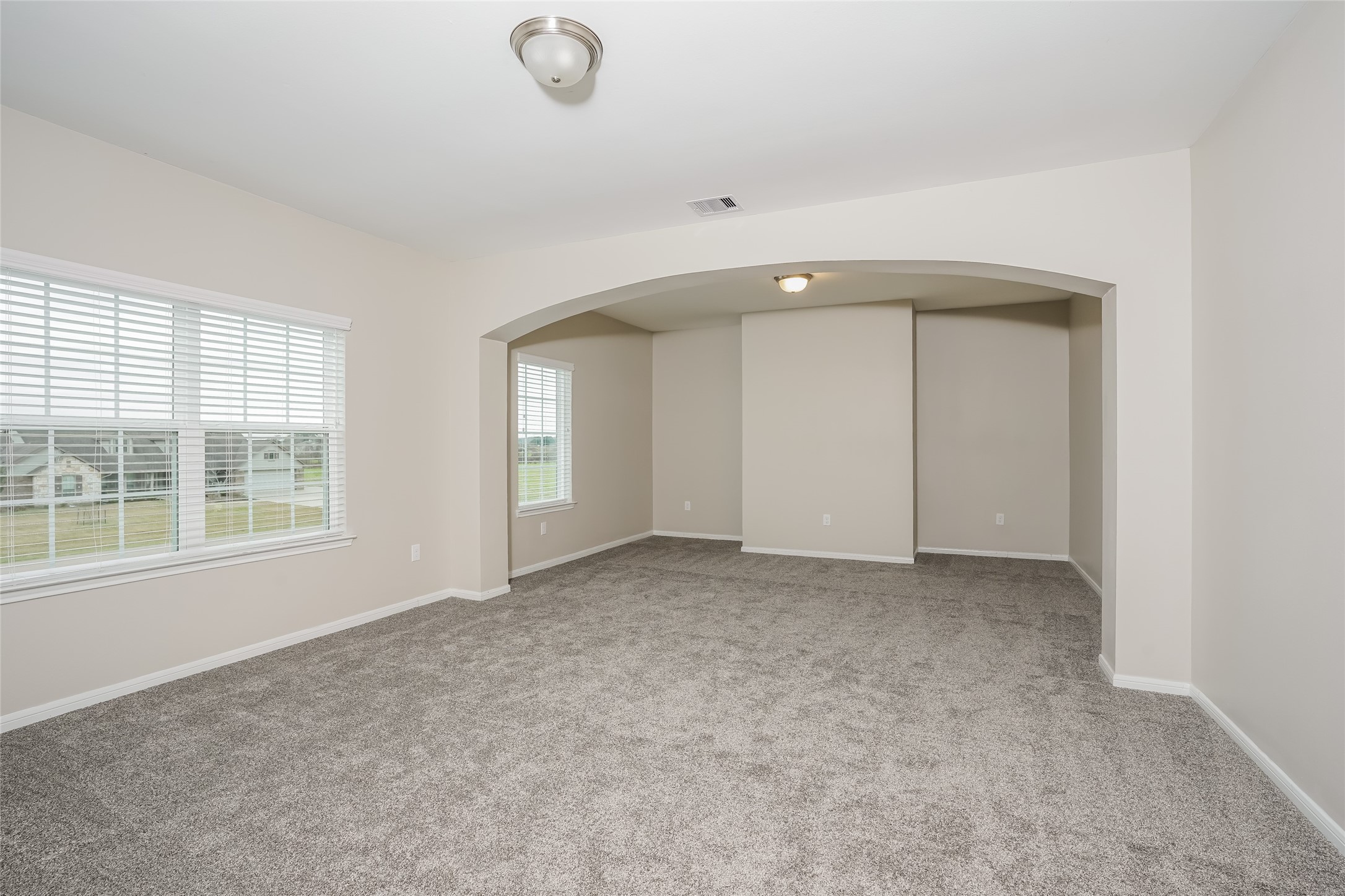 651 Lakeland Circle Property Photo 5