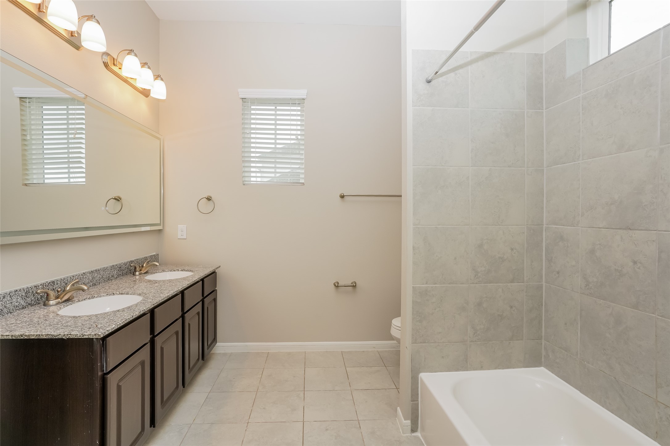651 Lakeland Circle Property Photo 7