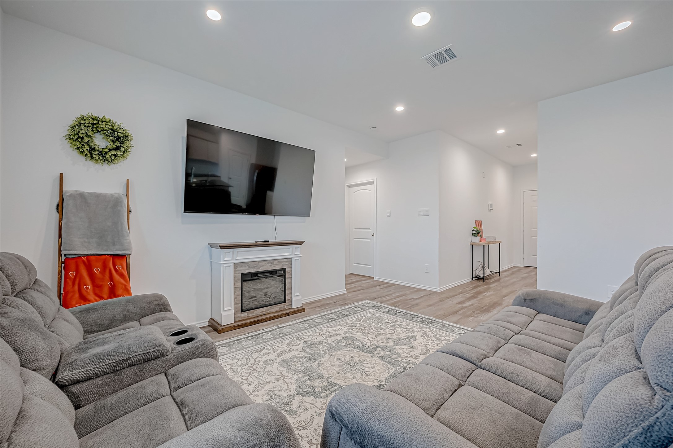 40603 Pine Spruce Lane Property Photo 9