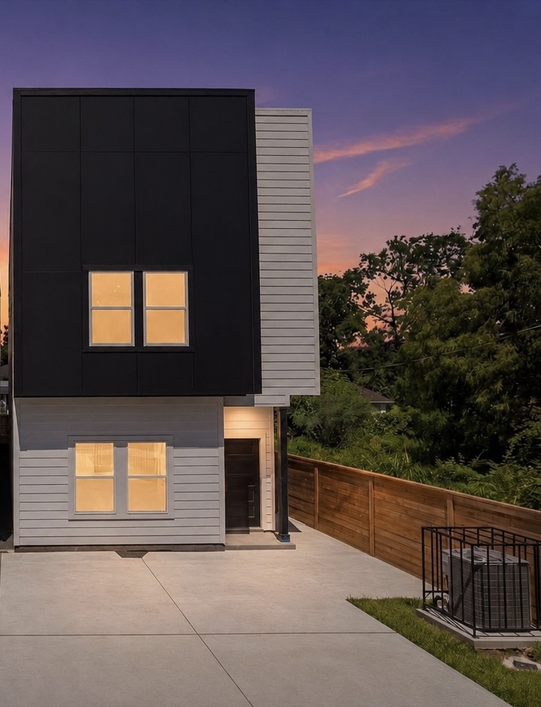 8323 Observatory Street A/b Property Photo