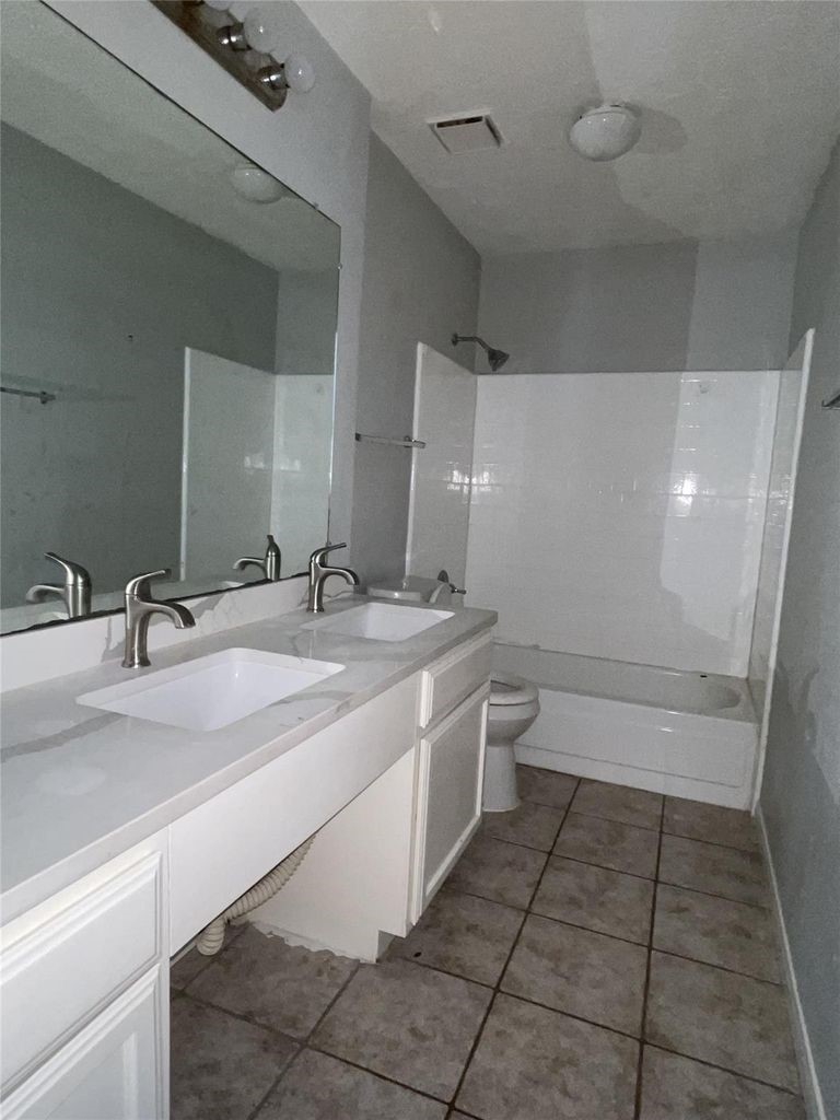 12318 De Forrest Street Property Photo 2