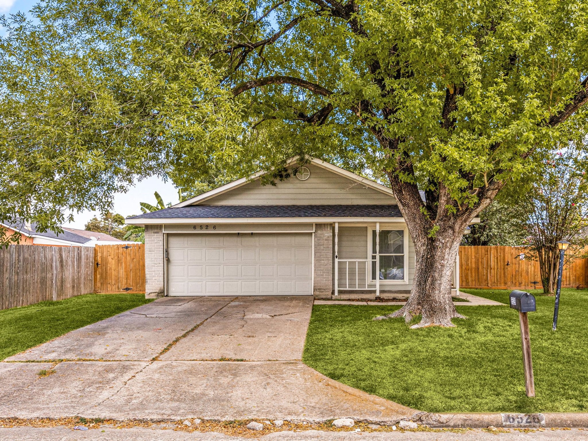 6526 Turtlewood Street Property Photo 2