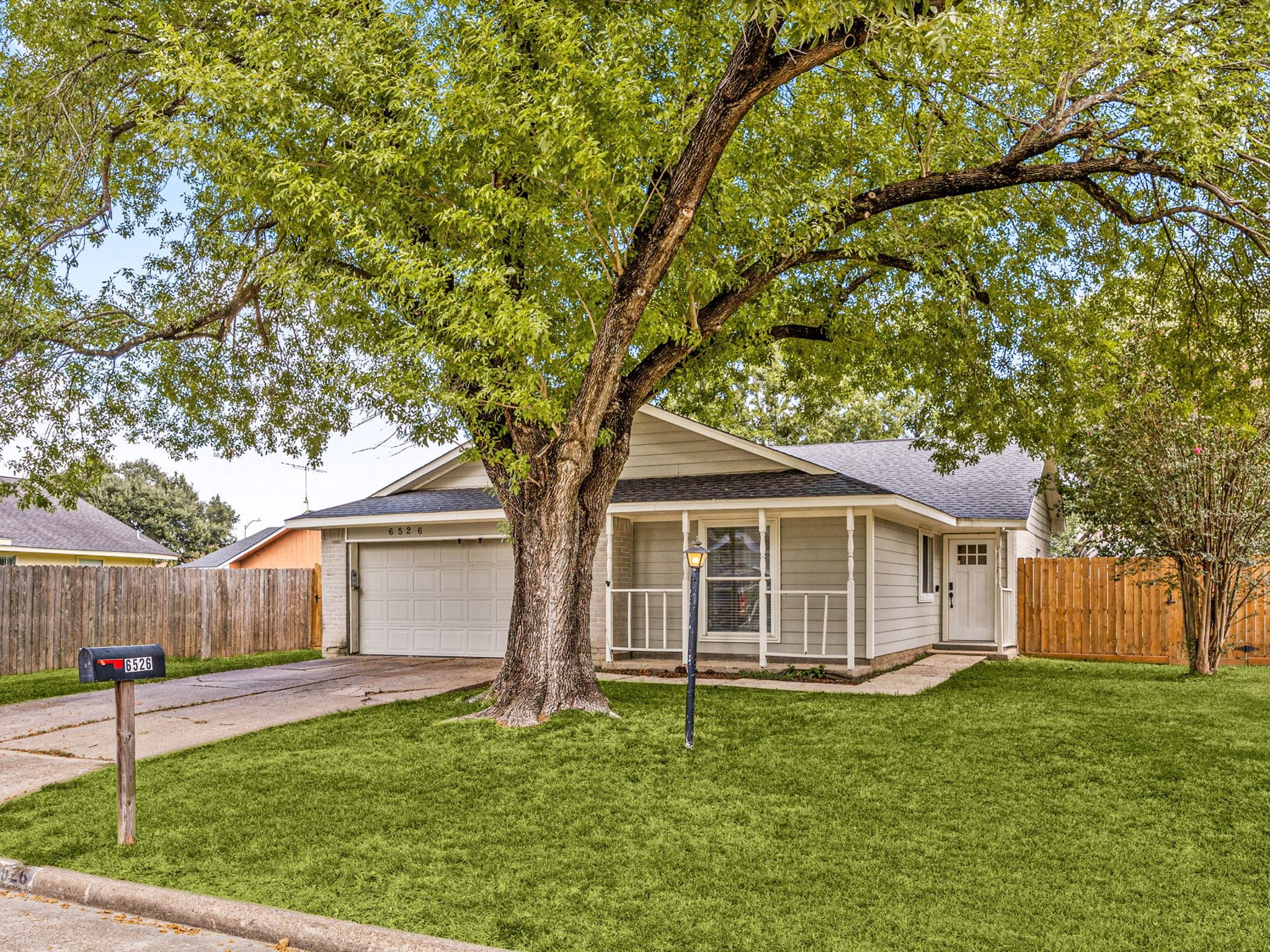 6526 Turtlewood Street Property Photo 5
