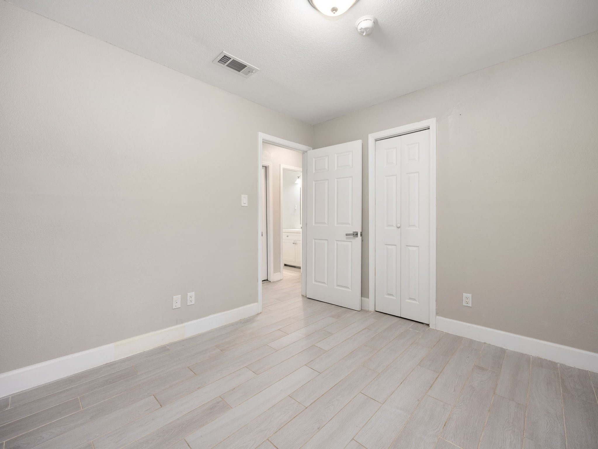6526 Turtlewood Street Property Photo 34