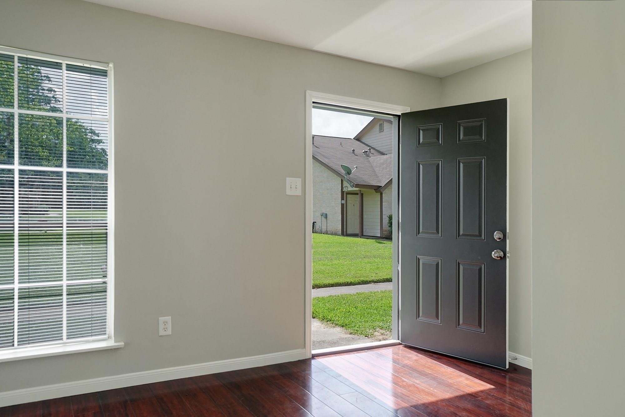 1833 Country Village Boulevard Property Photo 3