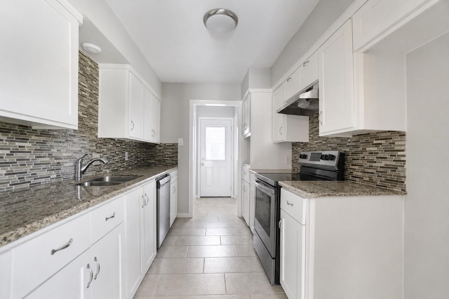 1833 Country Village Boulevard Property Photo 6