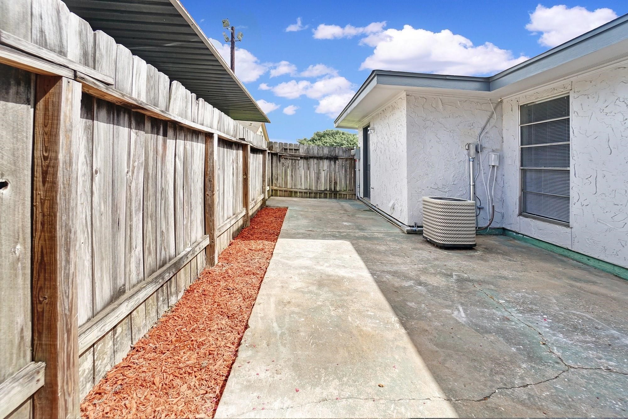 1833 Country Village Boulevard Property Photo 22