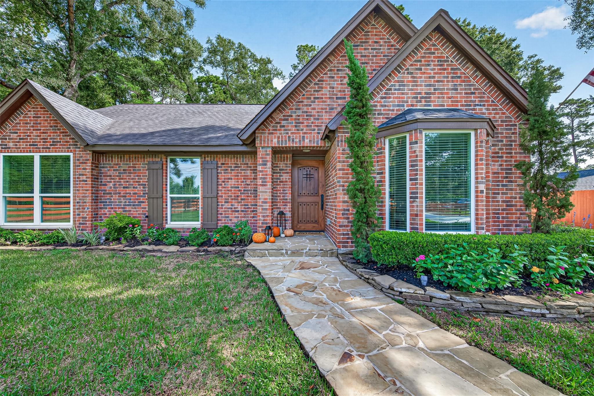 8906 Seber Drive Property Photo 3