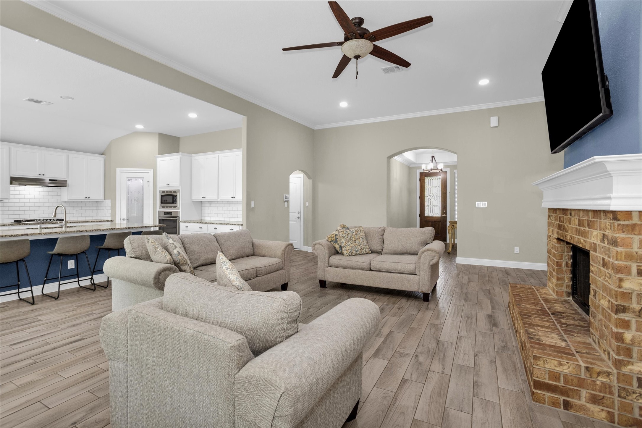 25075 Shady Oak Drive Property Photo 7