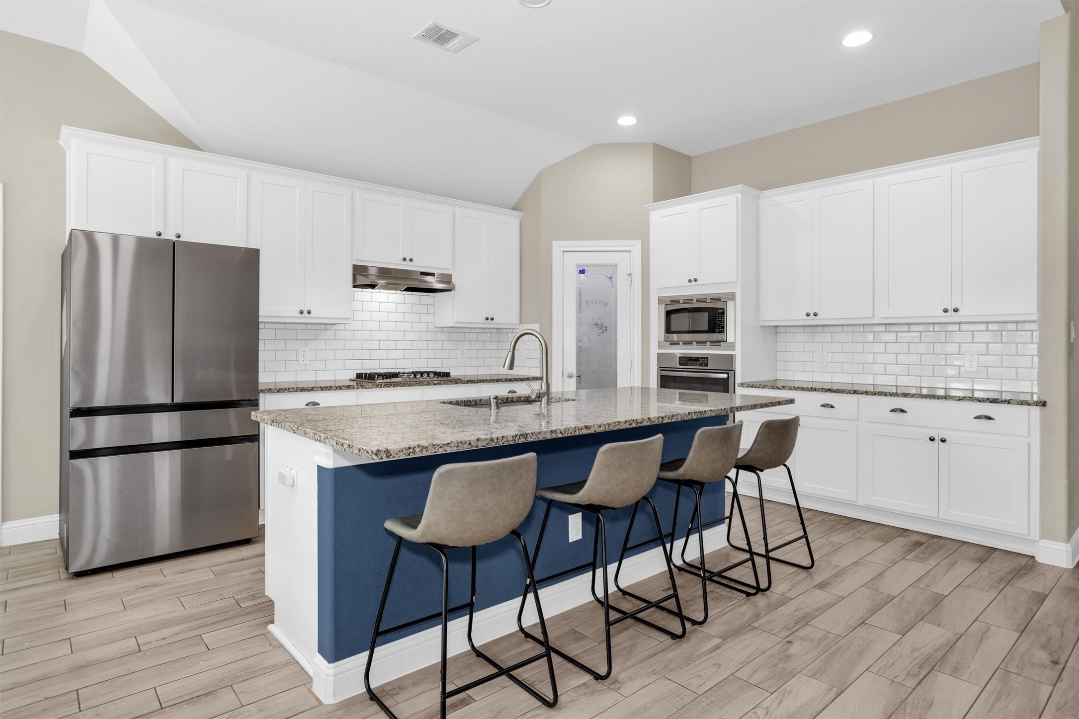 25075 Shady Oak Drive Property Photo 10