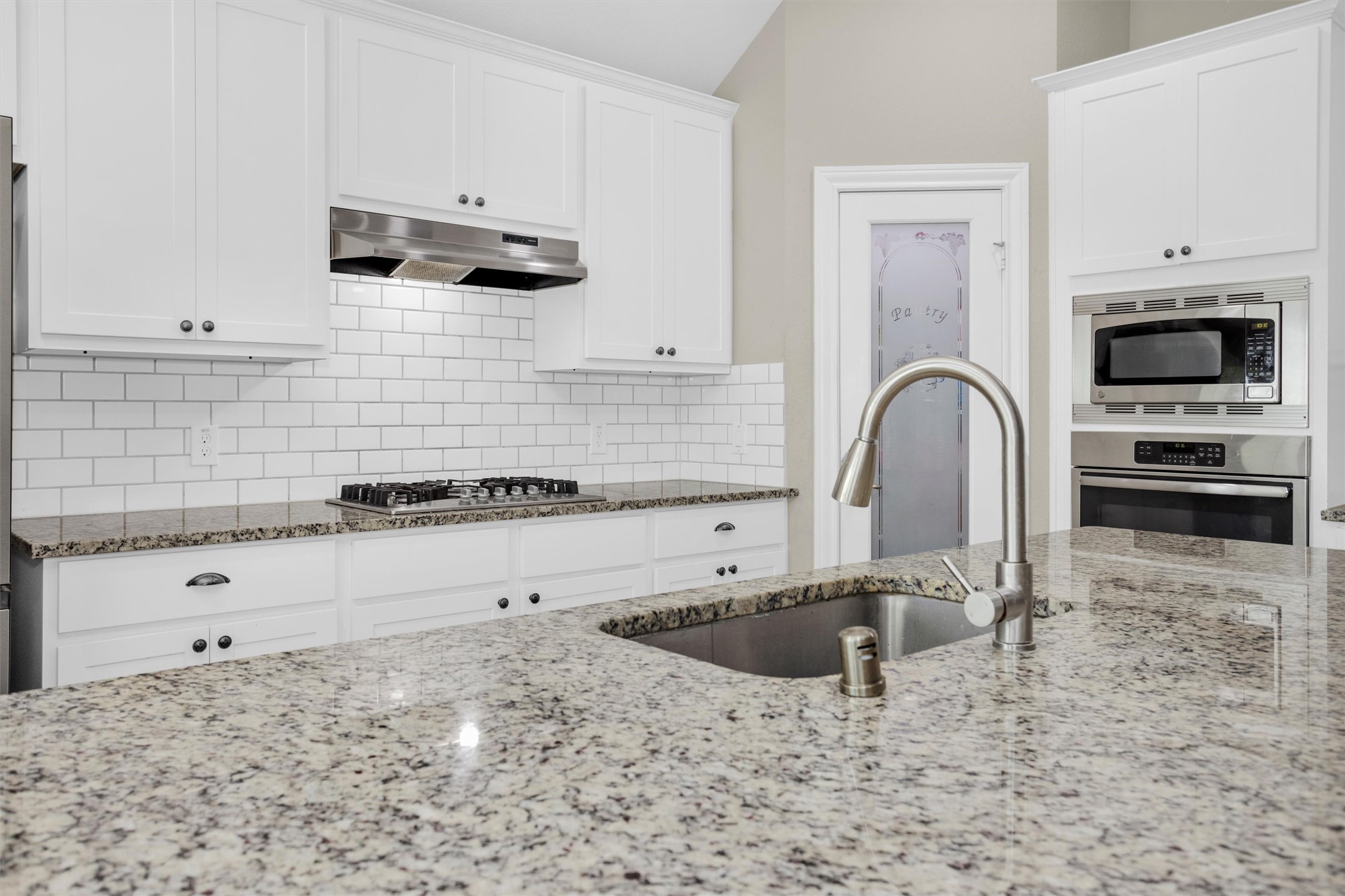 25075 Shady Oak Drive Property Photo 11