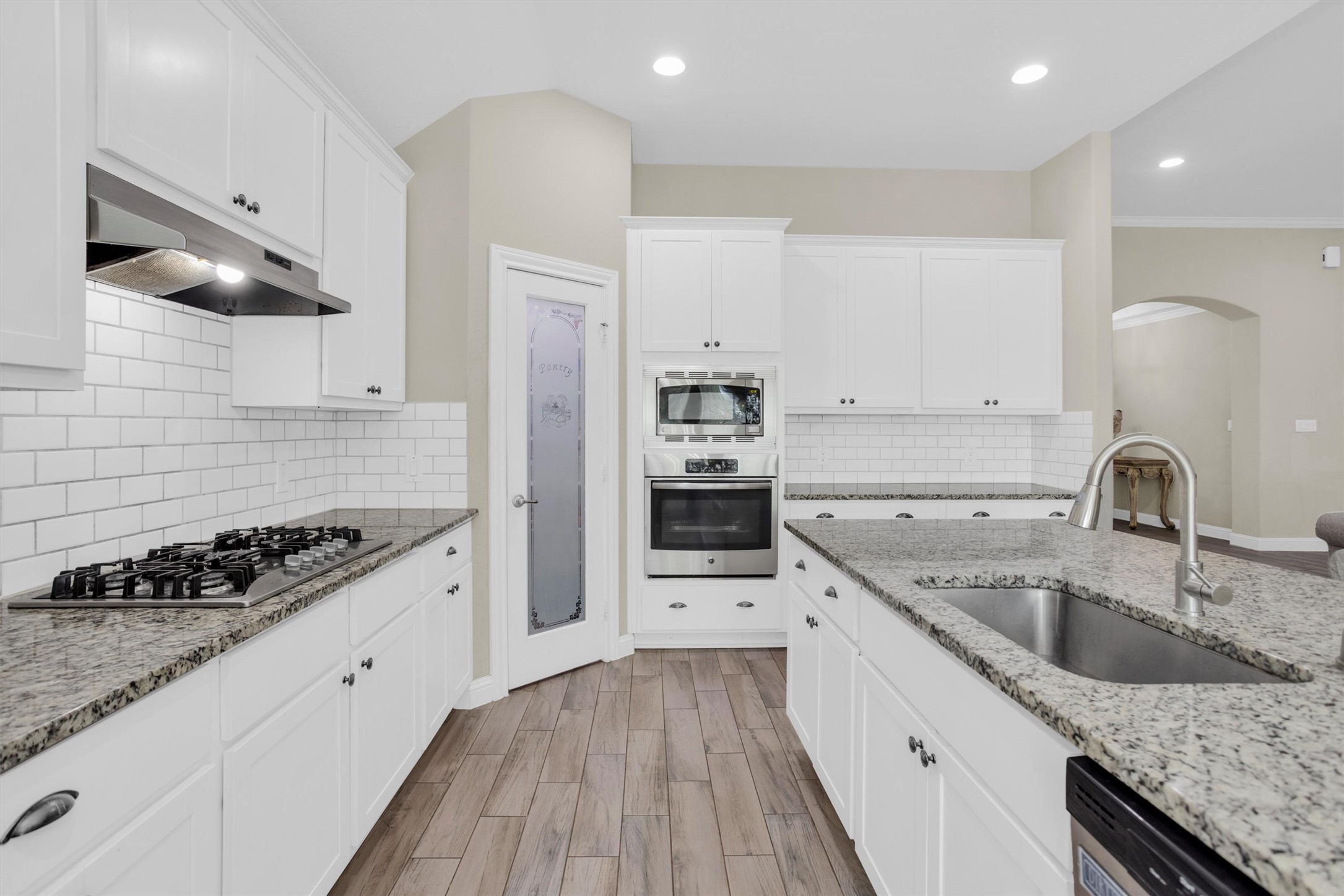 25075 Shady Oak Drive Property Photo 12