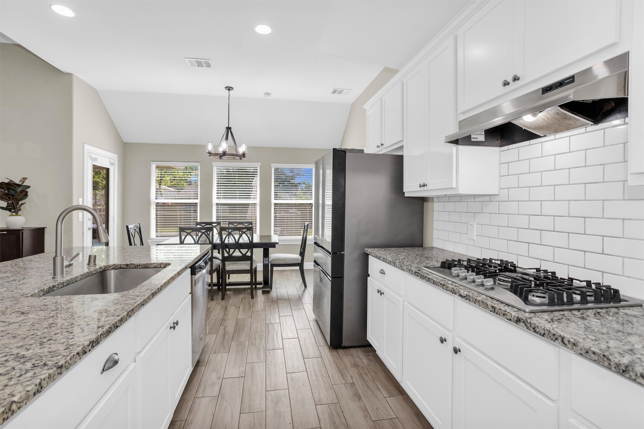 25075 Shady Oak Drive Property Photo 13