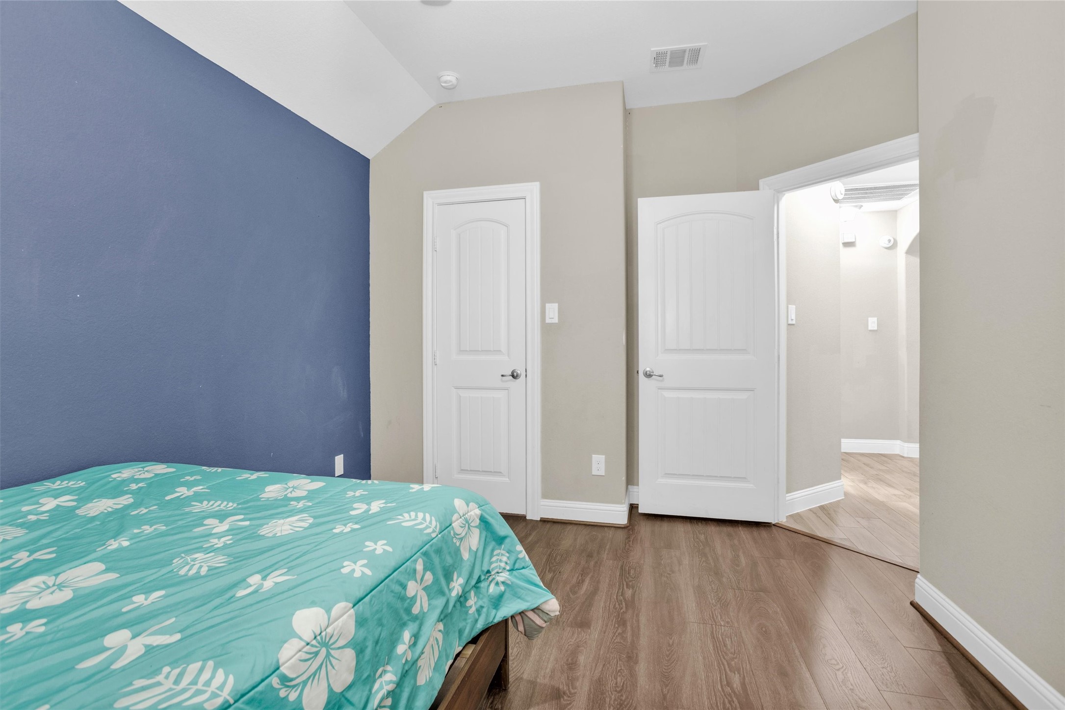 25075 Shady Oak Drive Property Photo 27