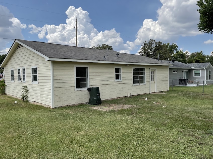 702 E Park Street Property Photo 12