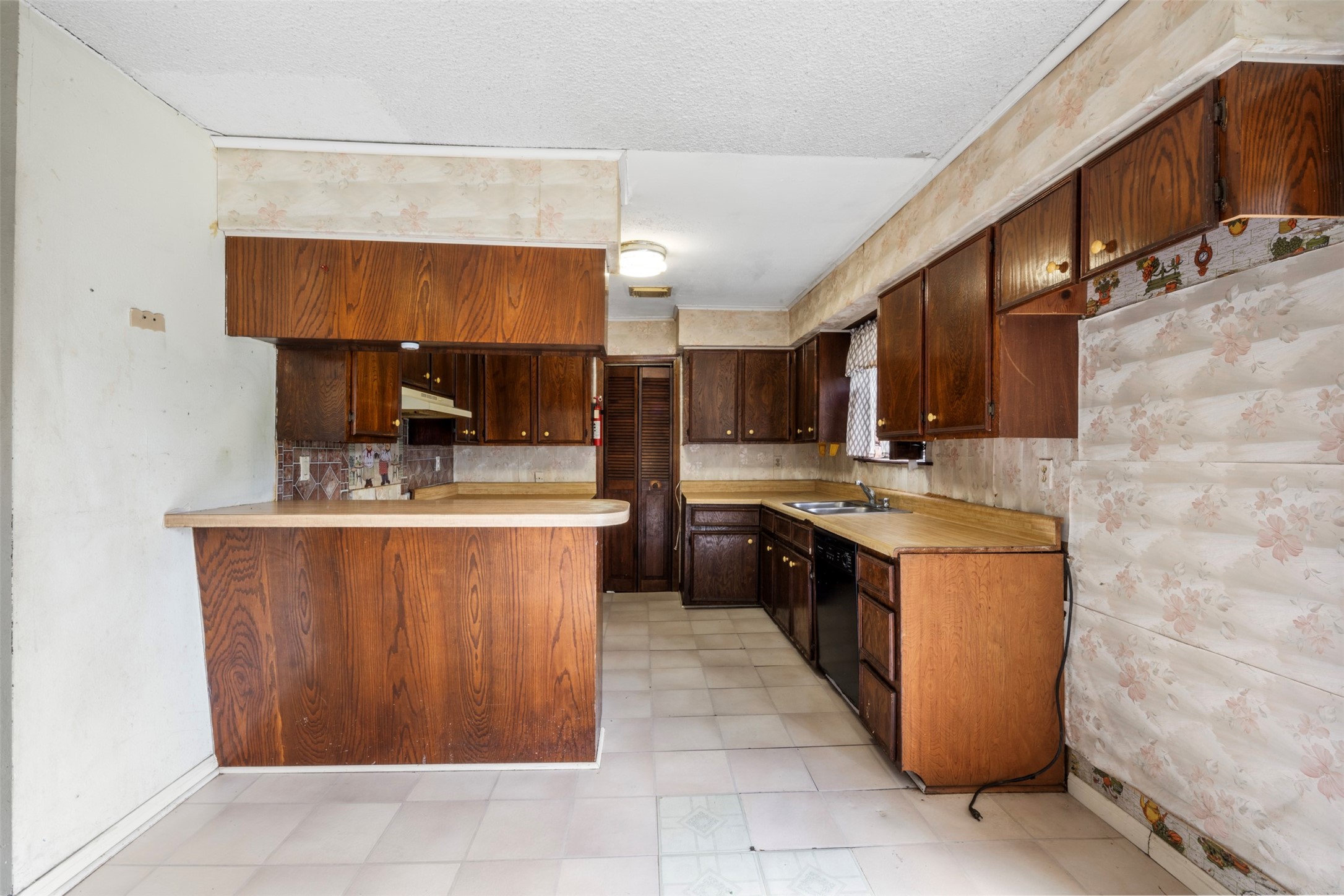 1849 Garden Road Property Photo 9