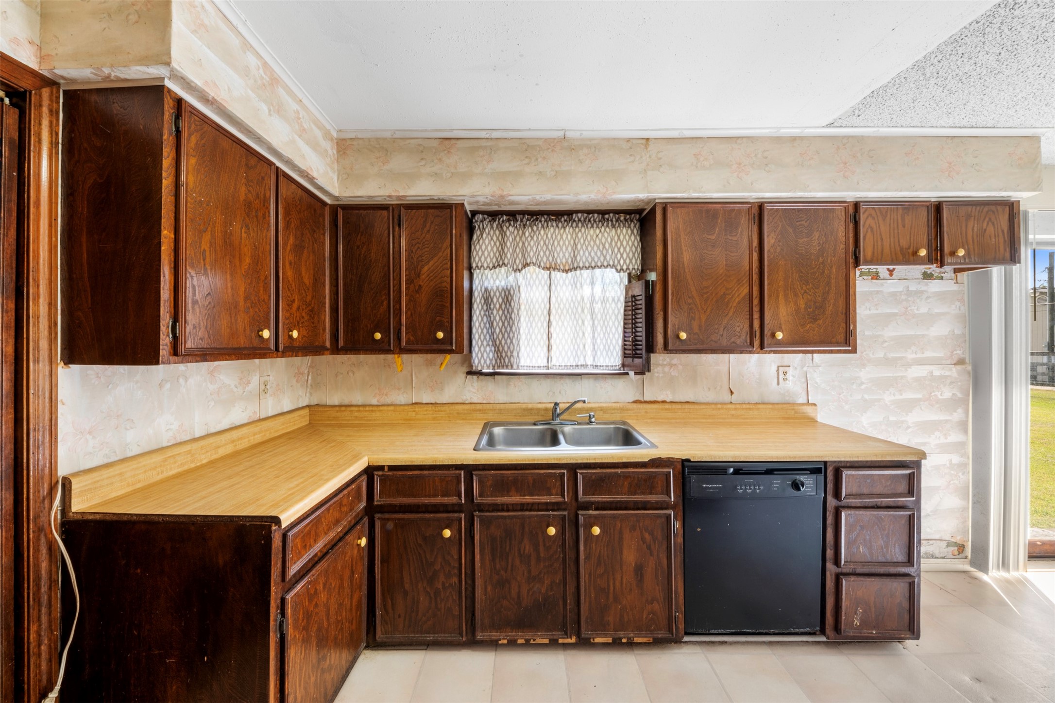 1849 Garden Road Property Photo 11