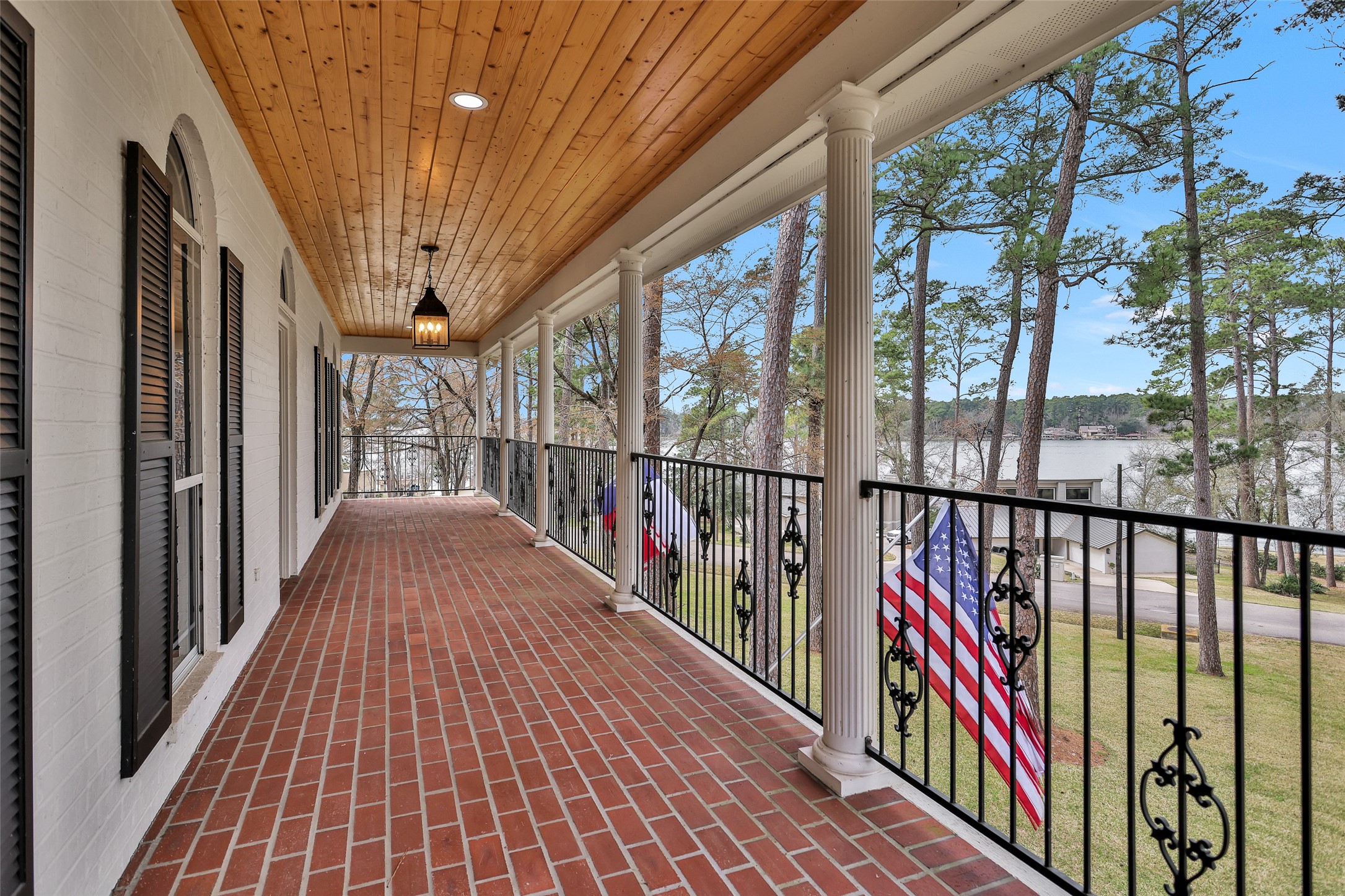 15724 Lakeway Drive Property Photo 26