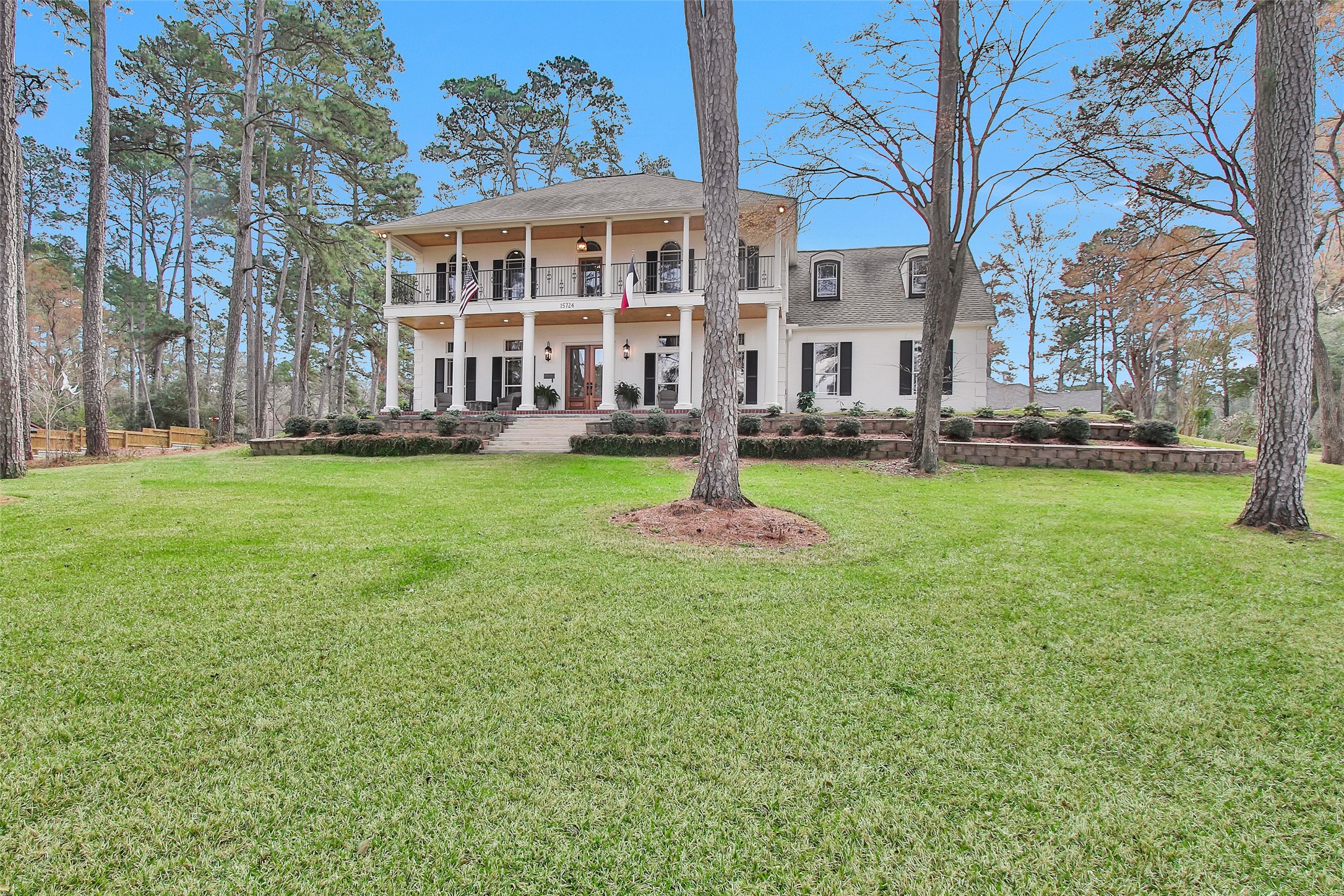 15724 Lakeway Drive Property Photo 45