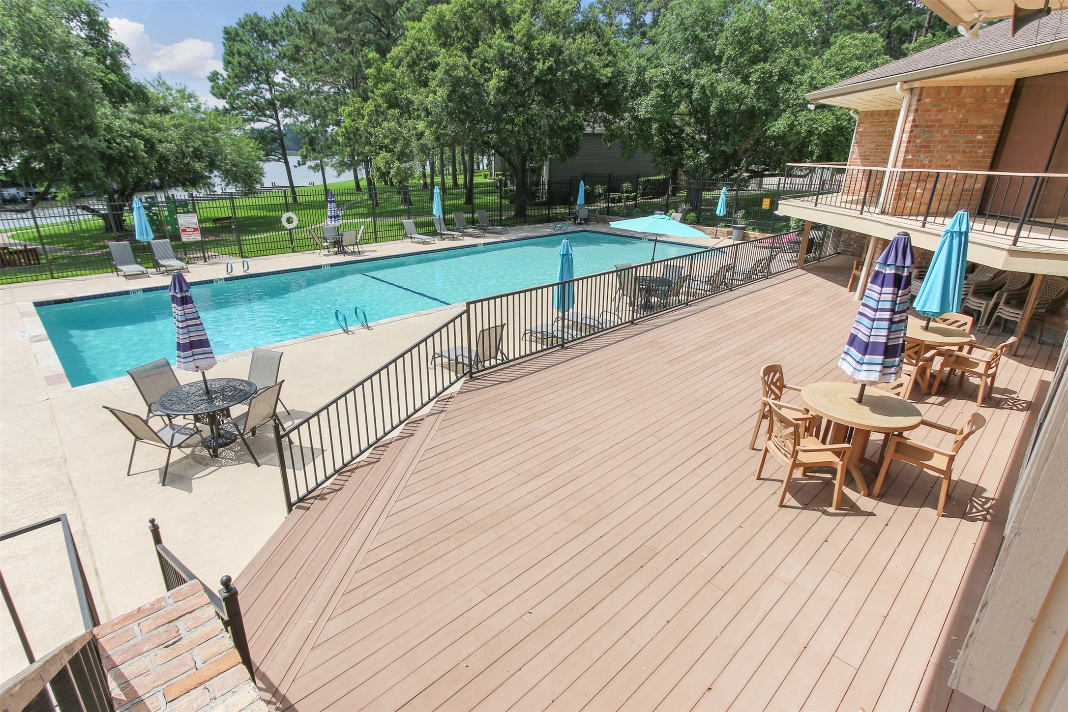 15724 Lakeway Drive Property Photo 47