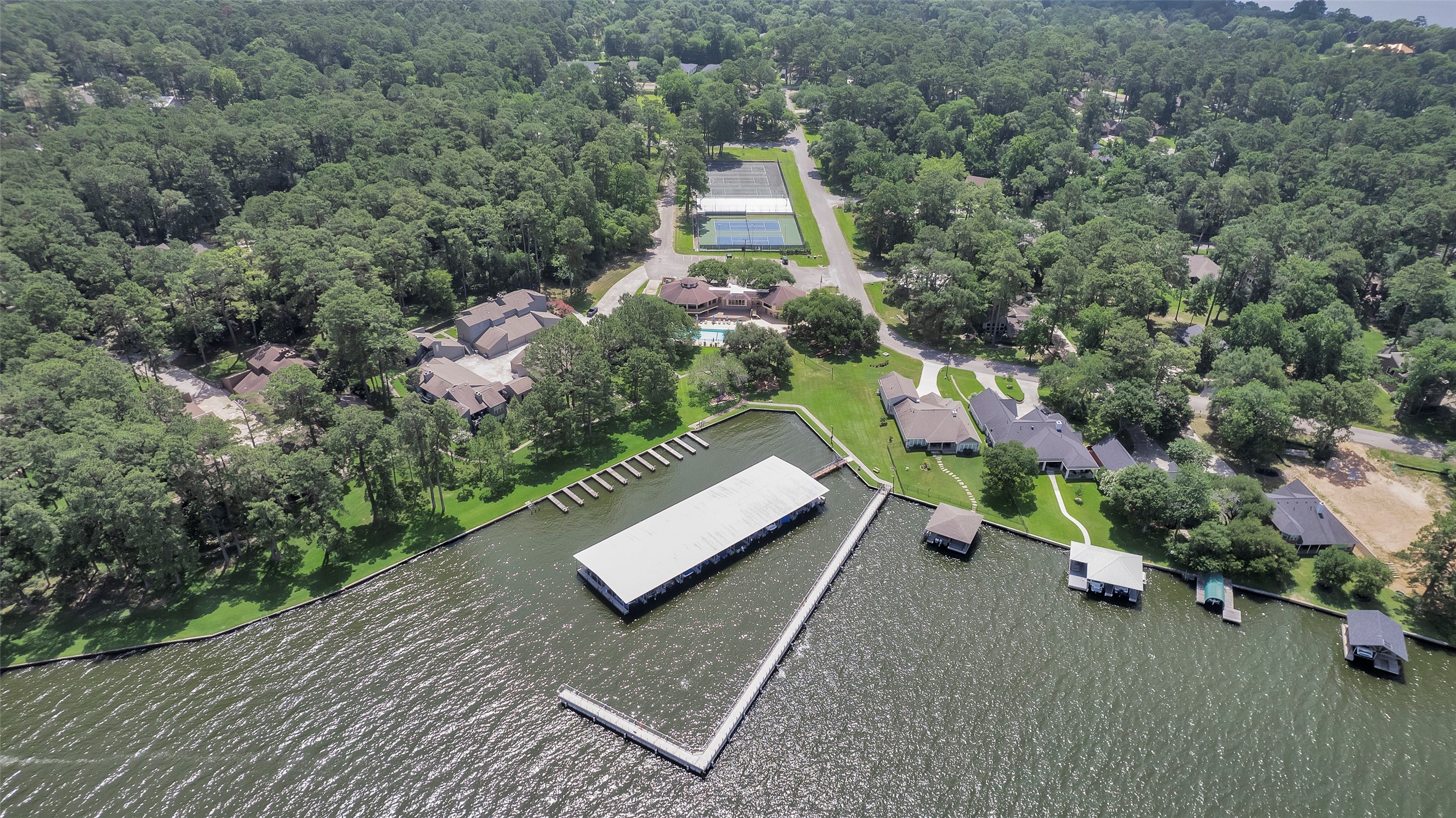 15724 Lakeway Drive Property Photo 48