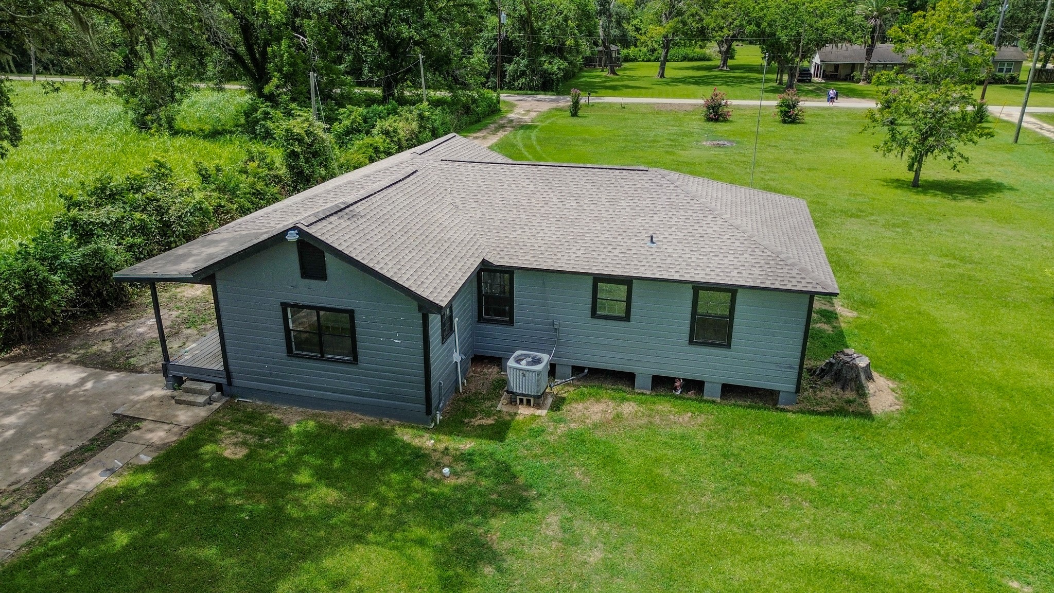6615 Live Oak Drive Property Photo 4