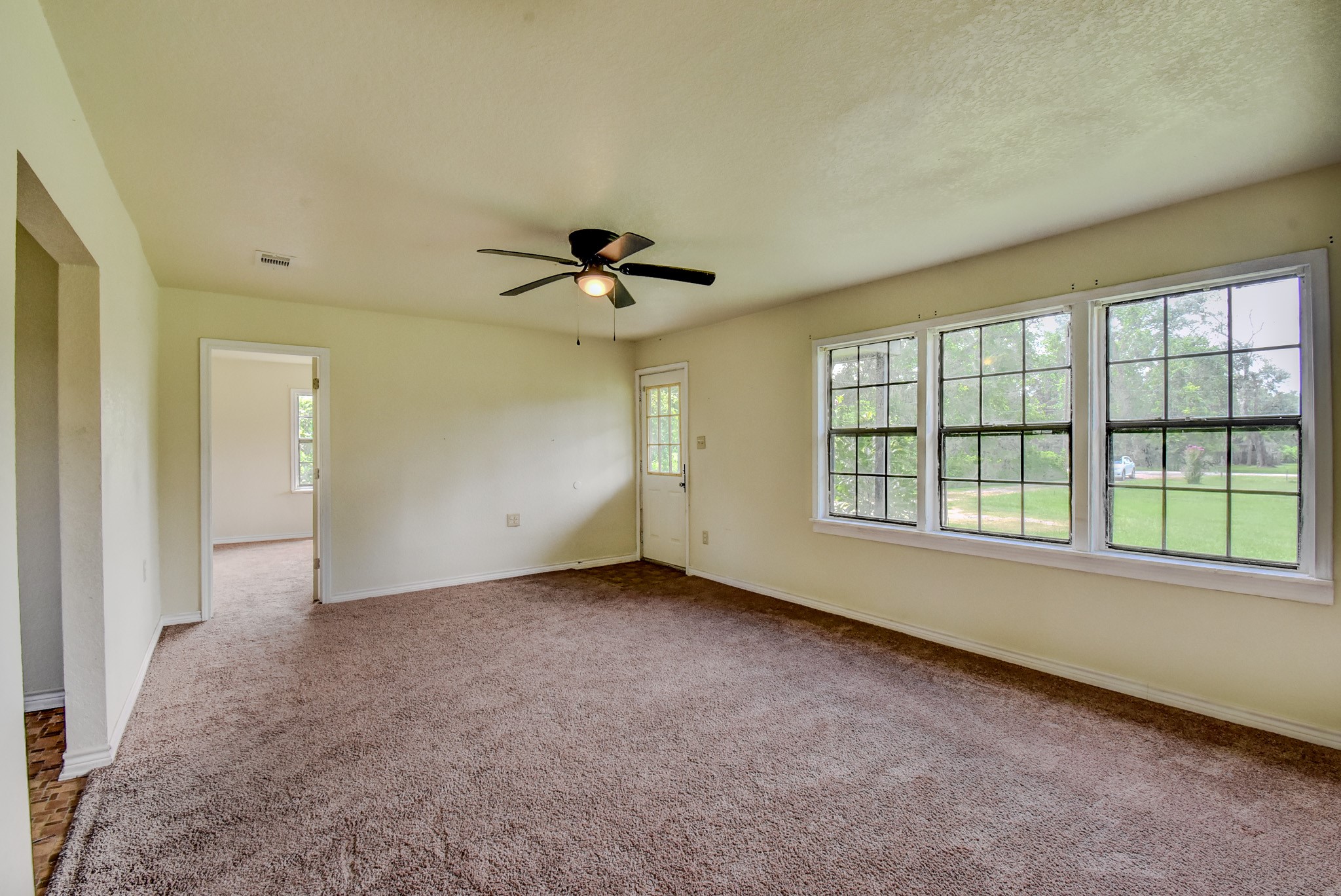 6615 Live Oak Drive Property Photo 10