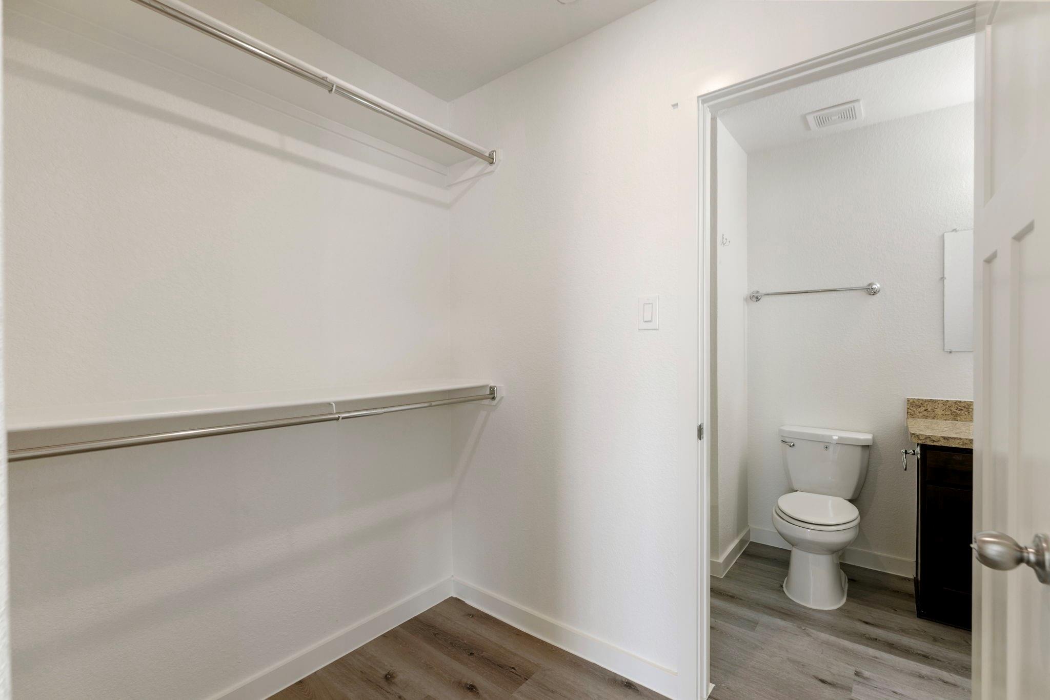 21155 Gosling Road 11c Property Photo 19