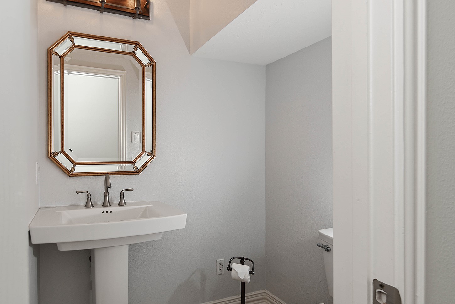 27 Bluff Creek Place Property Photo 7