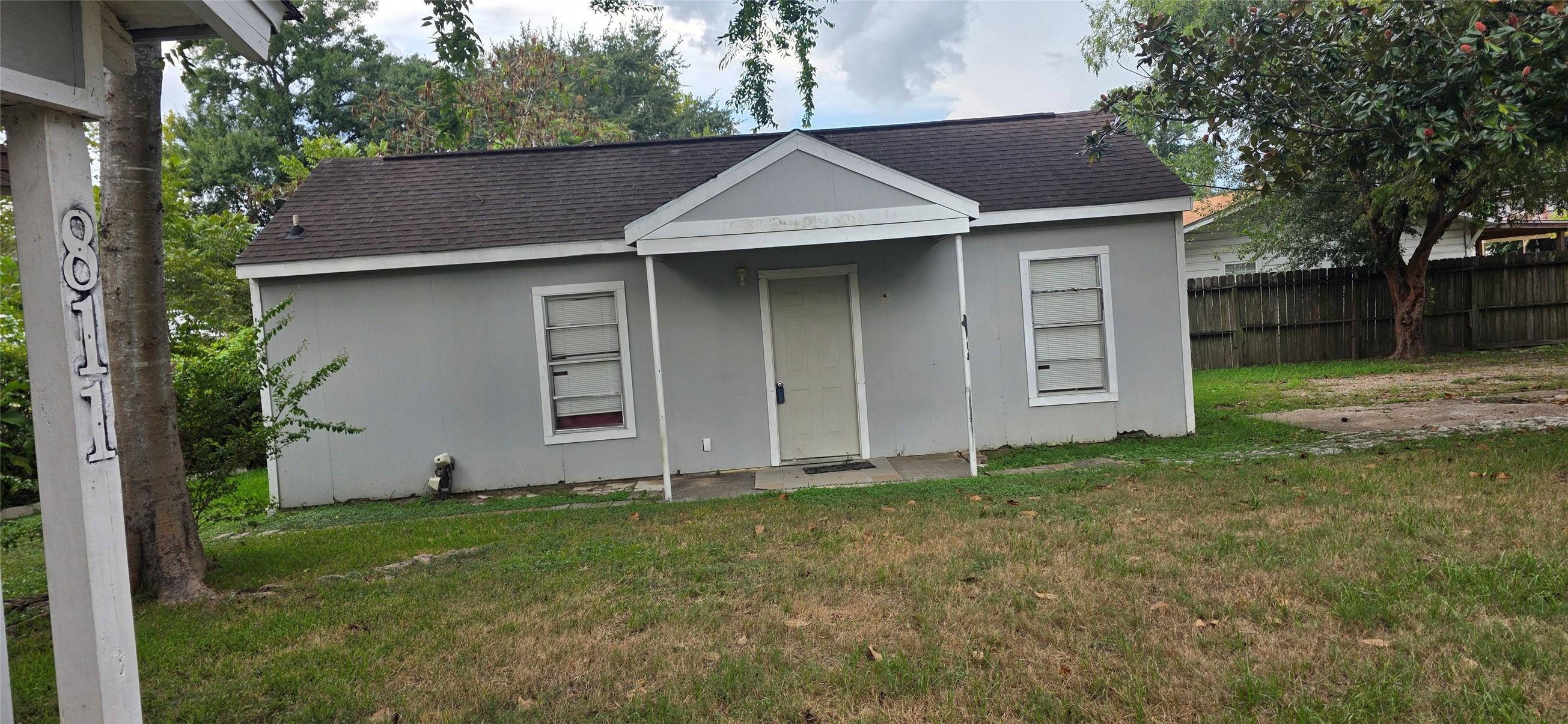 809 N Avenue D Property Photo 6