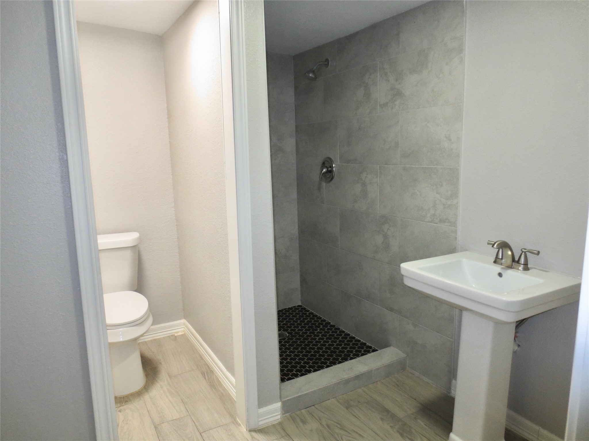 2204 Parker Road A Property Photo 7