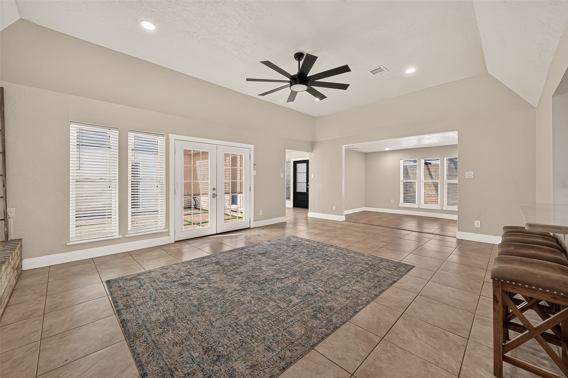 4012 Chile Drive Property Photo 6