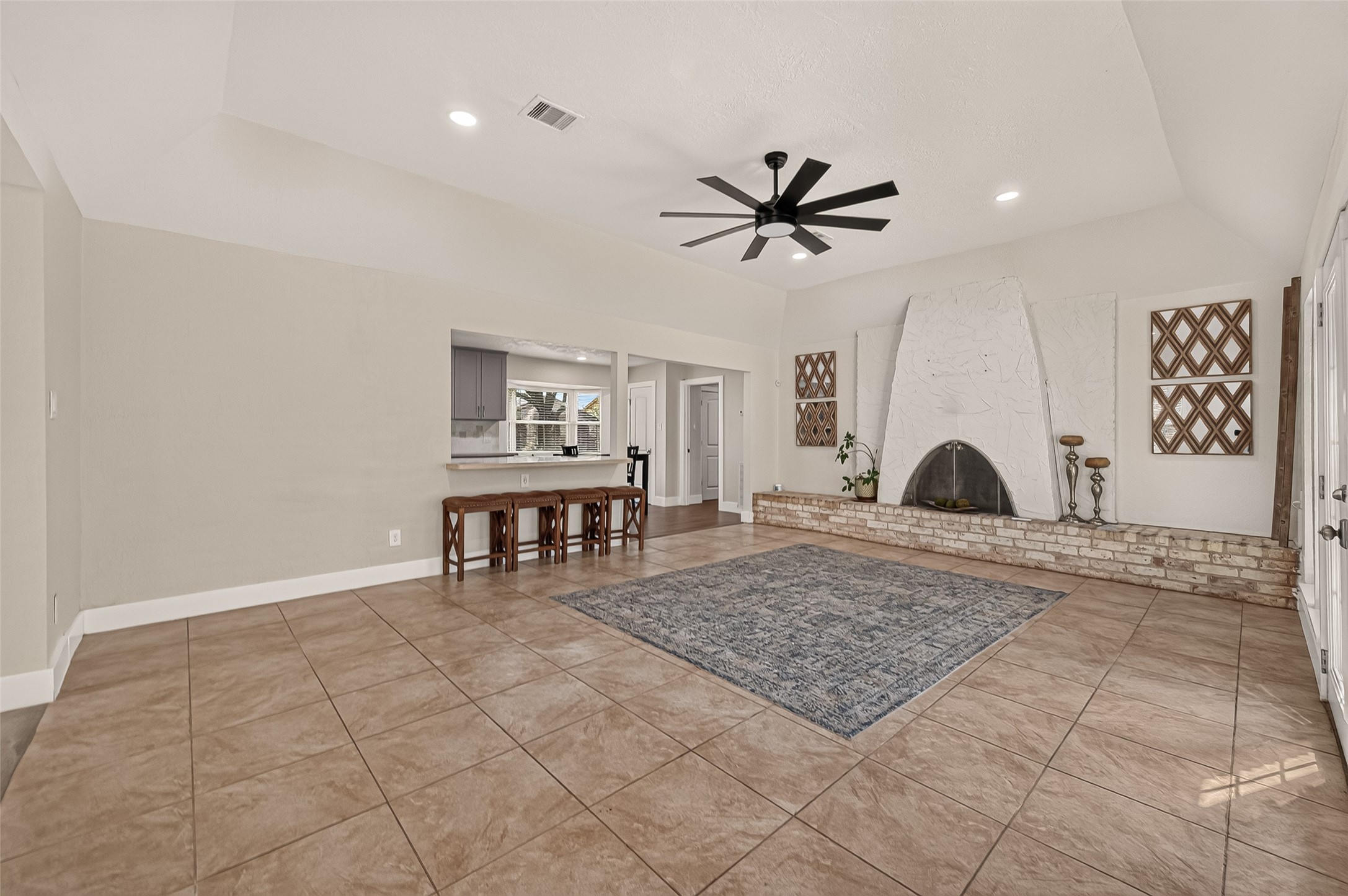 4012 Chile Drive Property Photo 8