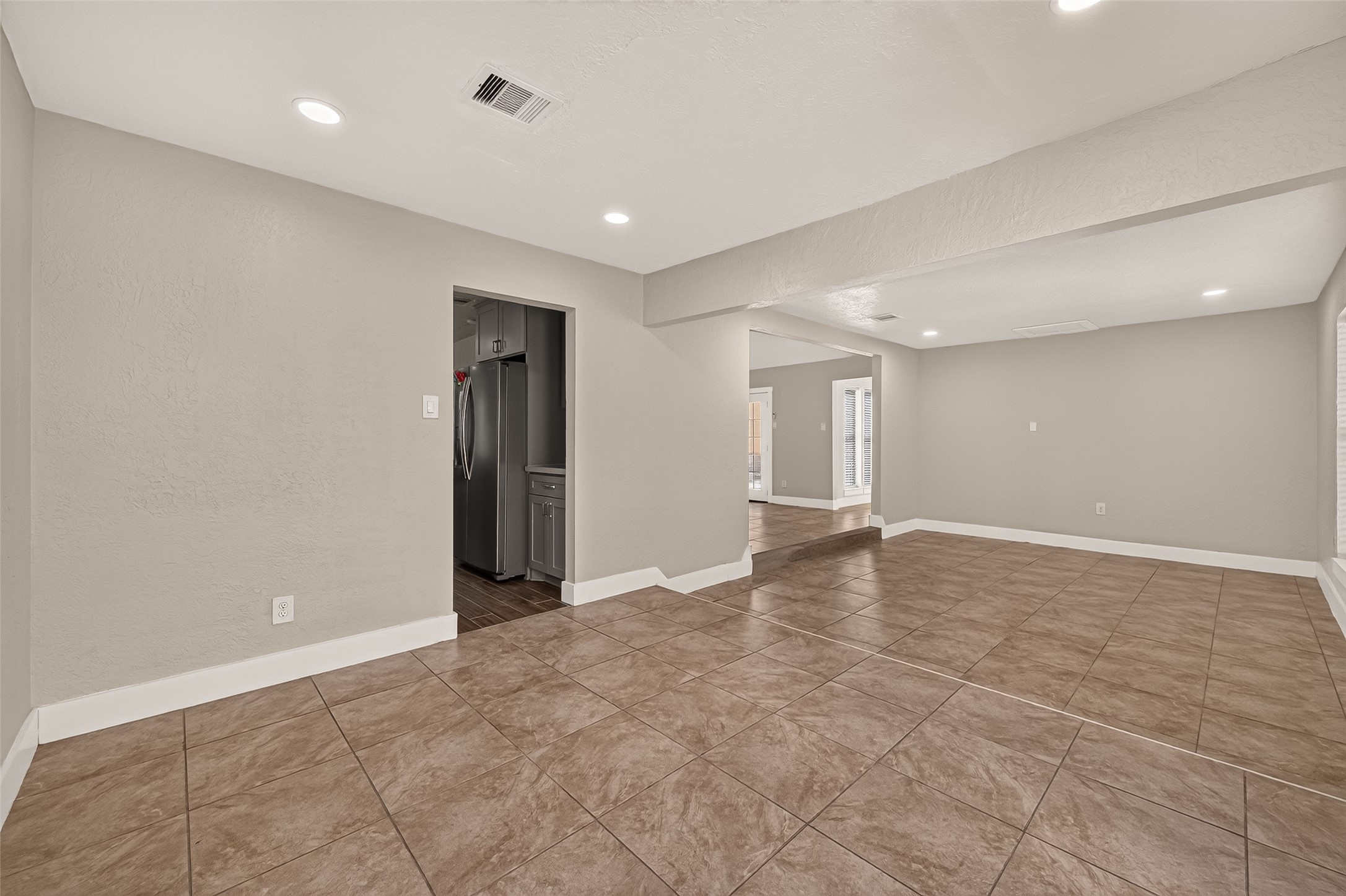 4012 Chile Drive Property Photo 10