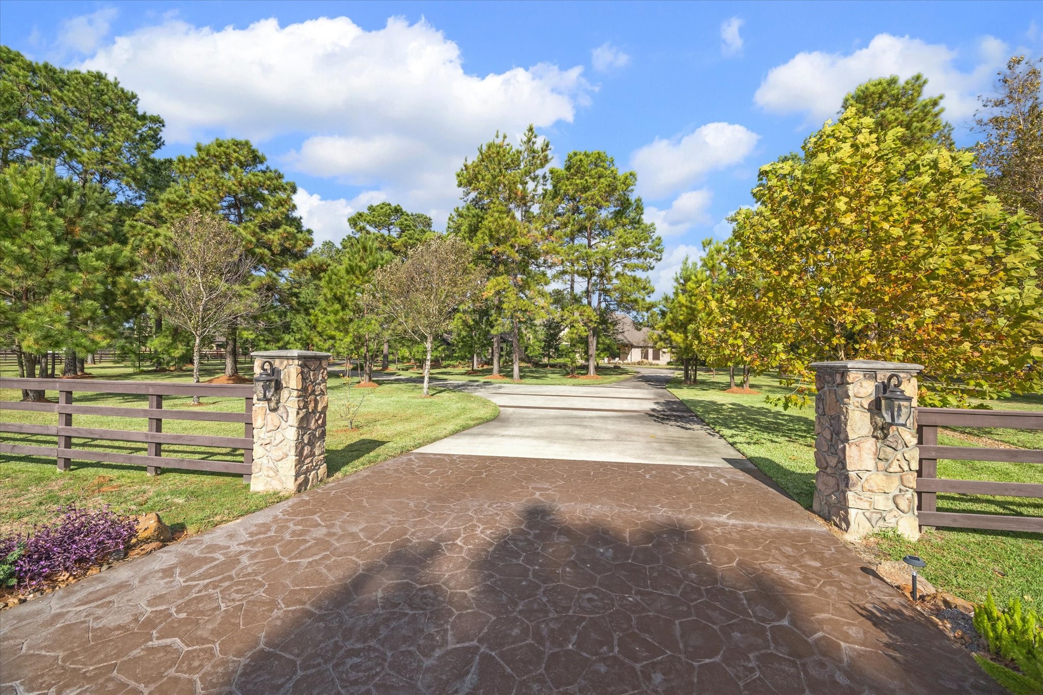 11 Willowcreek Ranch Road Property Photo 5