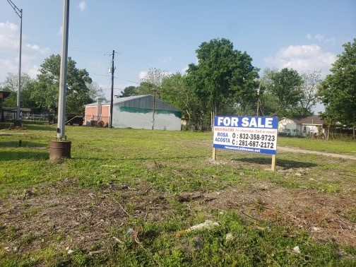 2131 Warwick Road Property Photo