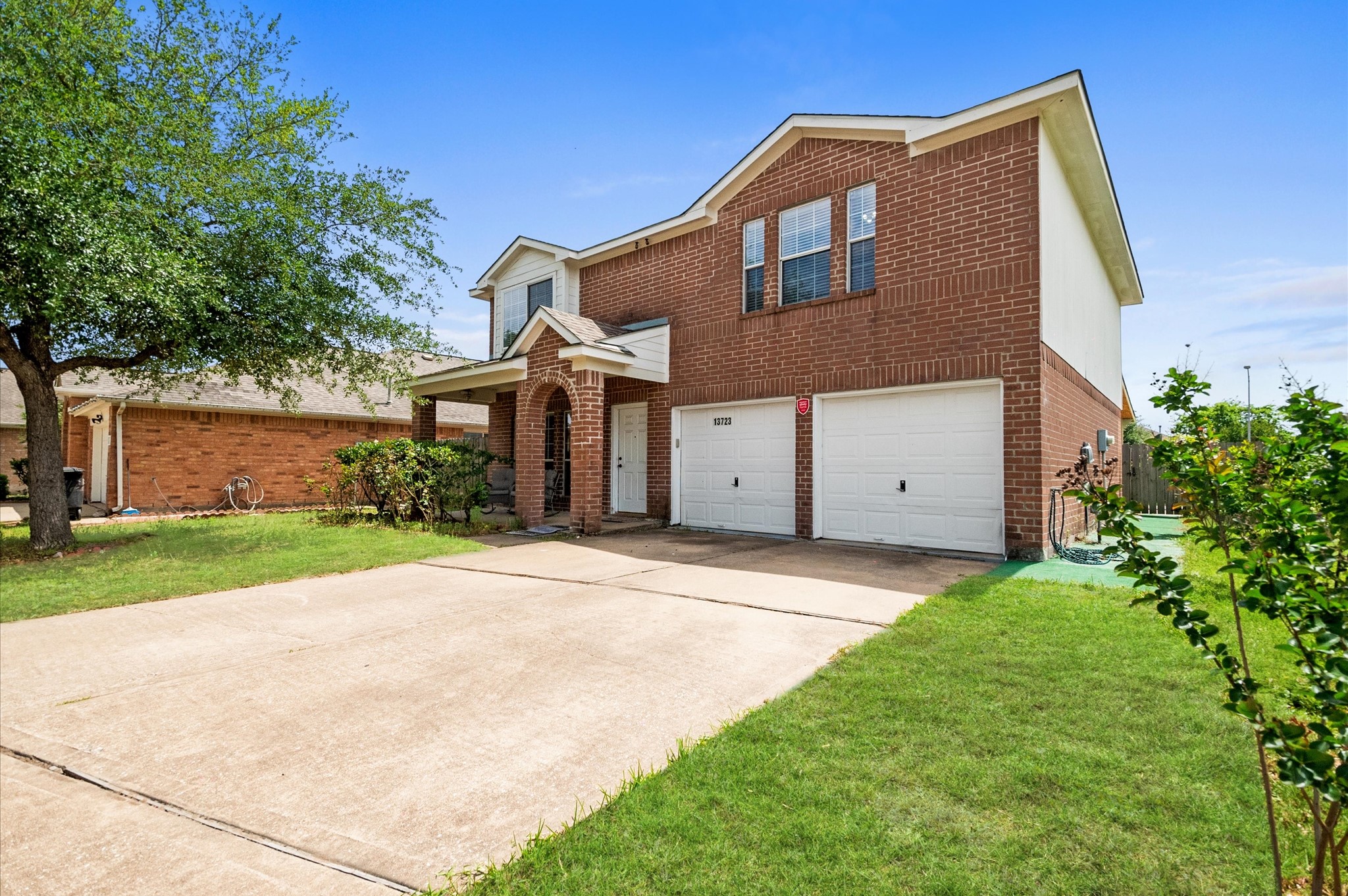 13723 Anwar Drive Property Photo 2
