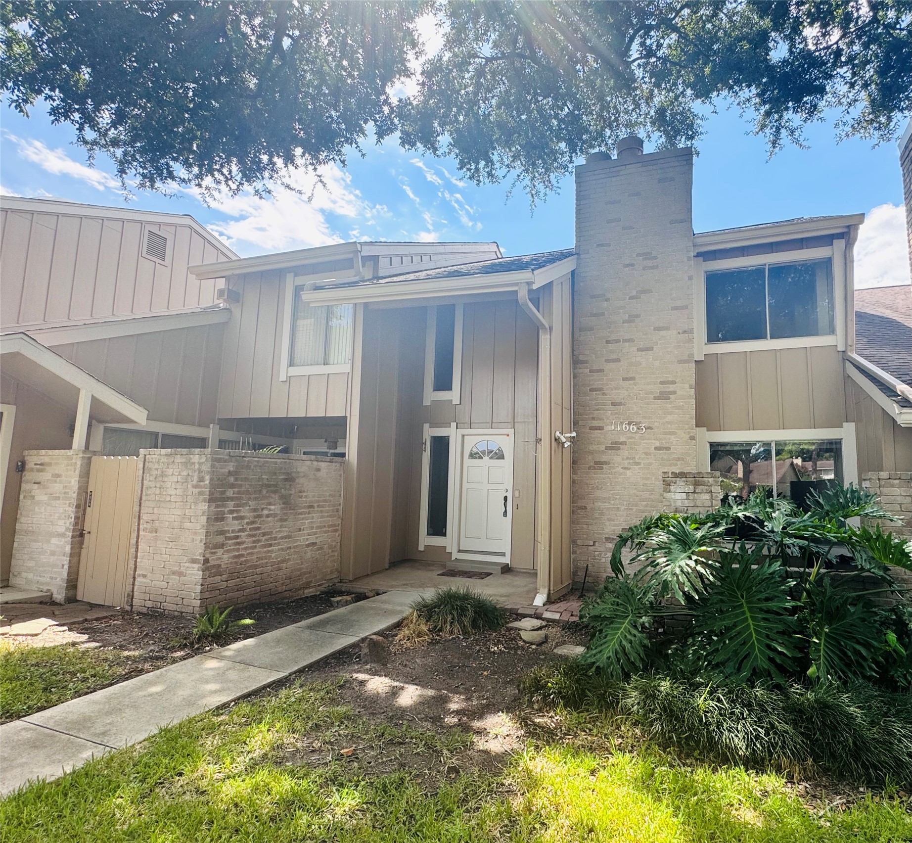 11663 Village Place Drive Property Photo 1