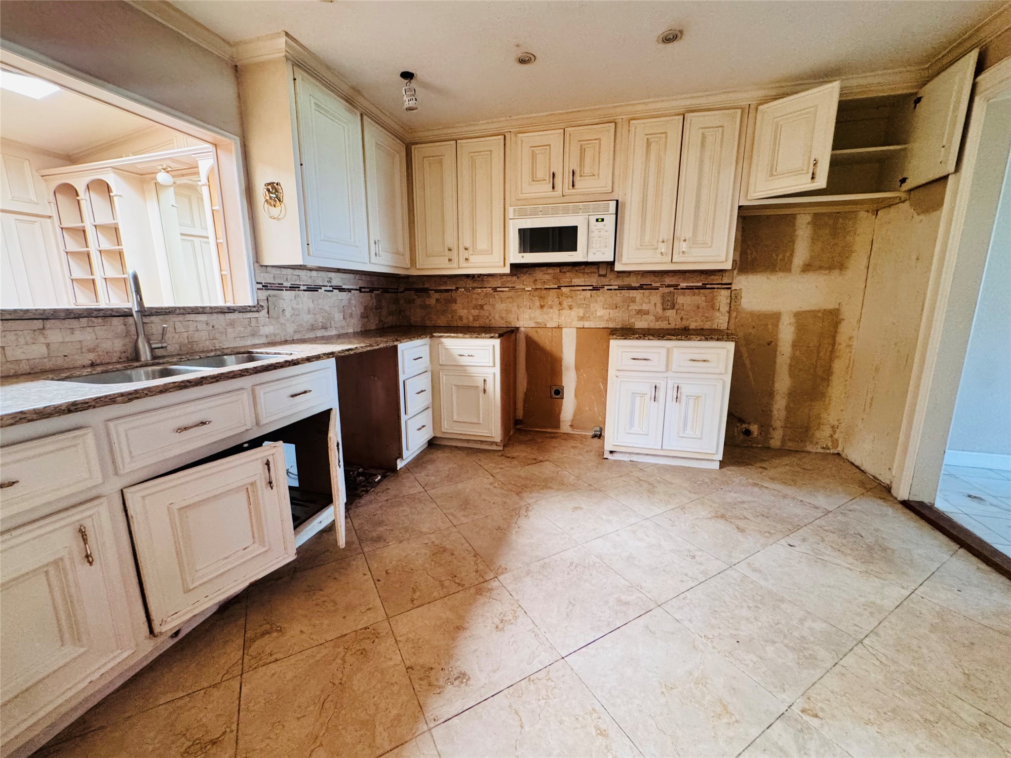 11663 Village Place Drive Property Photo 9