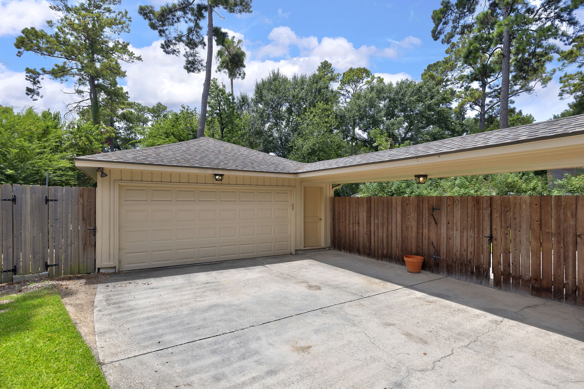5619 Willow Walk Street Property Photo 27
