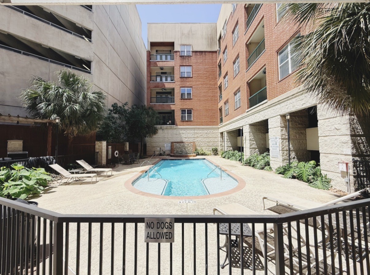 300 St Joseph Parkway 412 Property Photo 28